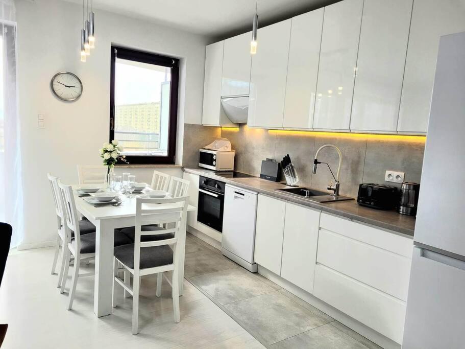 Apartment Sophie 3 Rooms, 2 Bathrooms, 8 Persons Краков Экстерьер фото